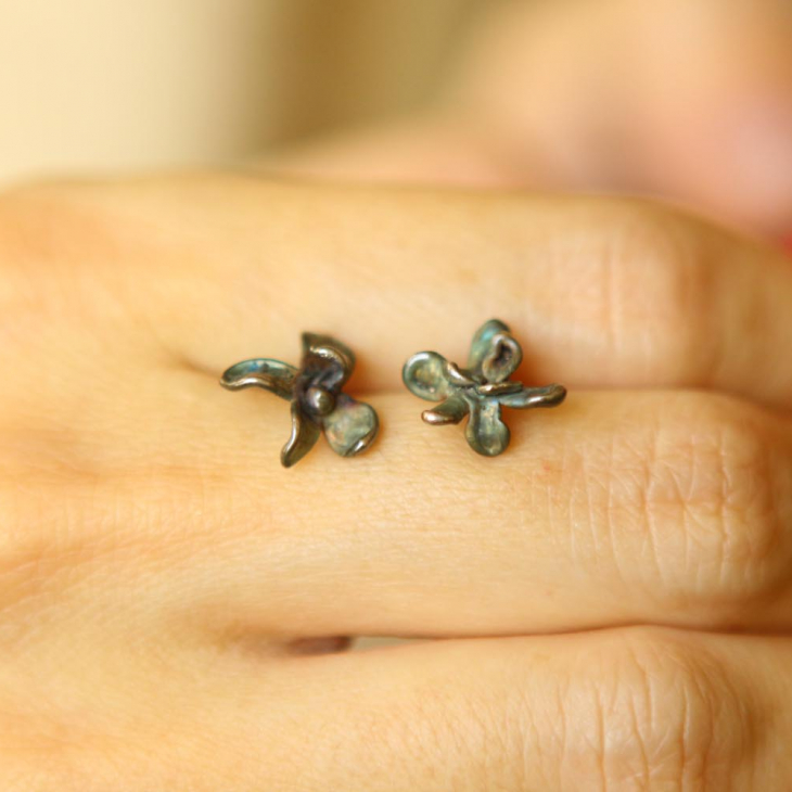 Lilac flower earrings in colored silver, фото 2