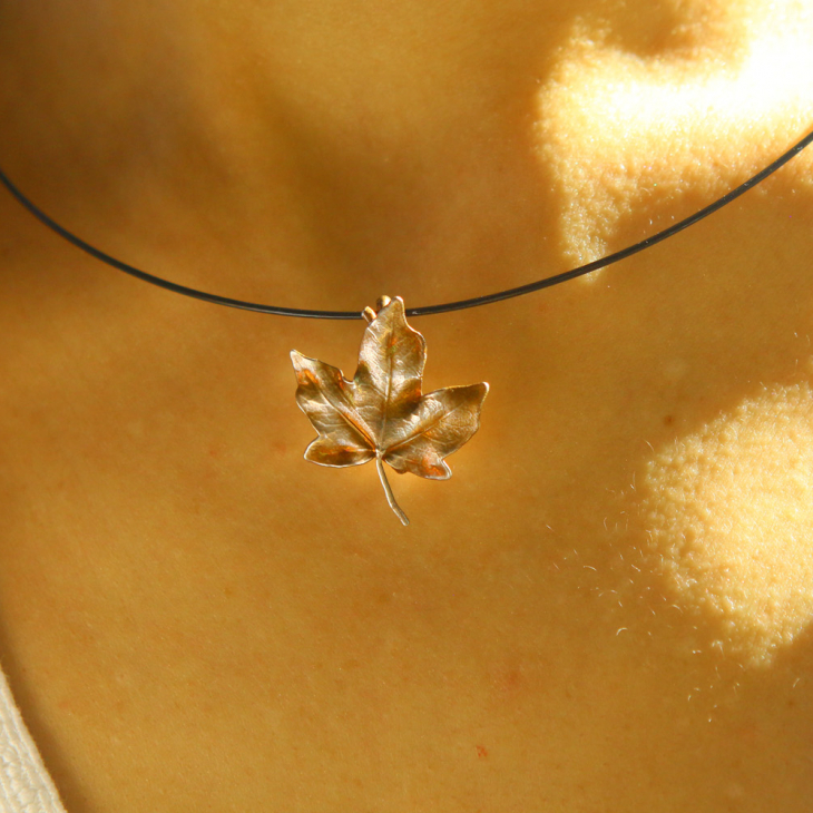 Maple pendant in colored silver, фото 6