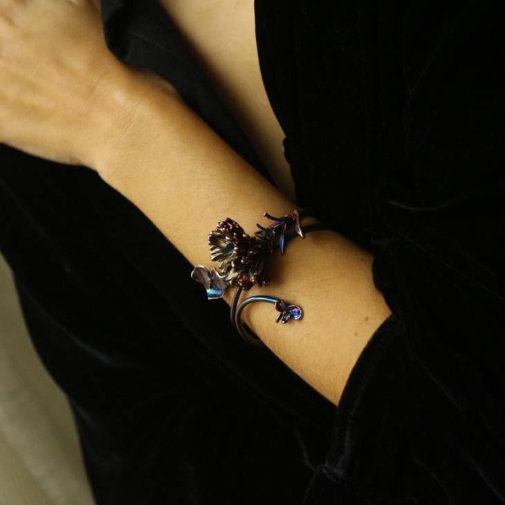 Chrysanthemum flower bracelet in colored silver, фото 2