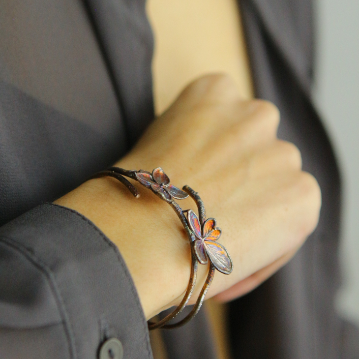 Hydrangea floral bracelet in colored silver, фото 3