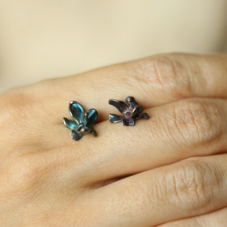 Lilac flower earrings in colored silver, фото 2