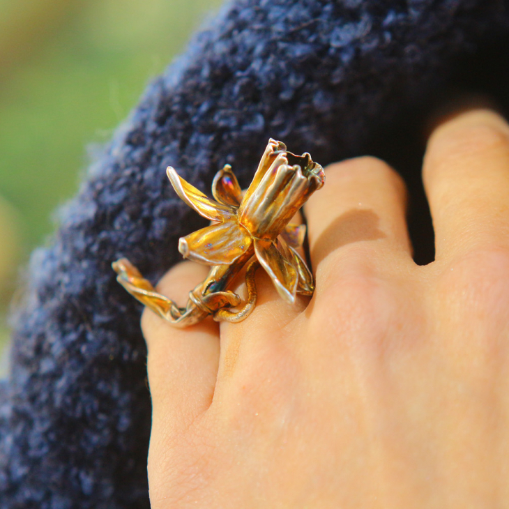 Narcissus flower ring in colored silver, фото 2