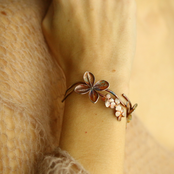 Hydrangea floral bracelet in colored silver, фото 5
