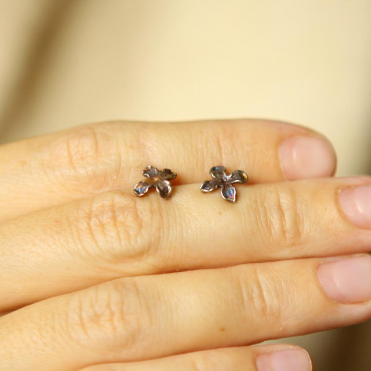 Lilac flower earrings in colored silver, фото 2