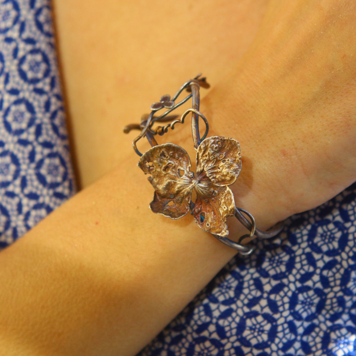 Hydrangea floral bracelet in colored silver, фото 6