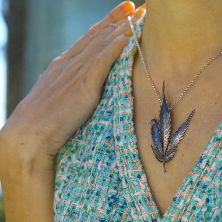 Real Cannabis leaf pendant in colored silver, фото 5