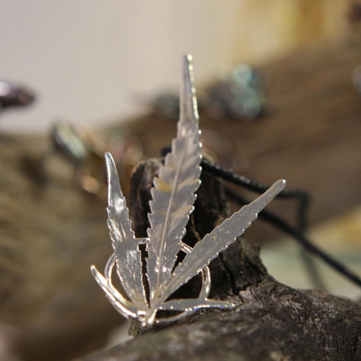 Кулон в серебре Love Alchemy, Каннабис, фото 2