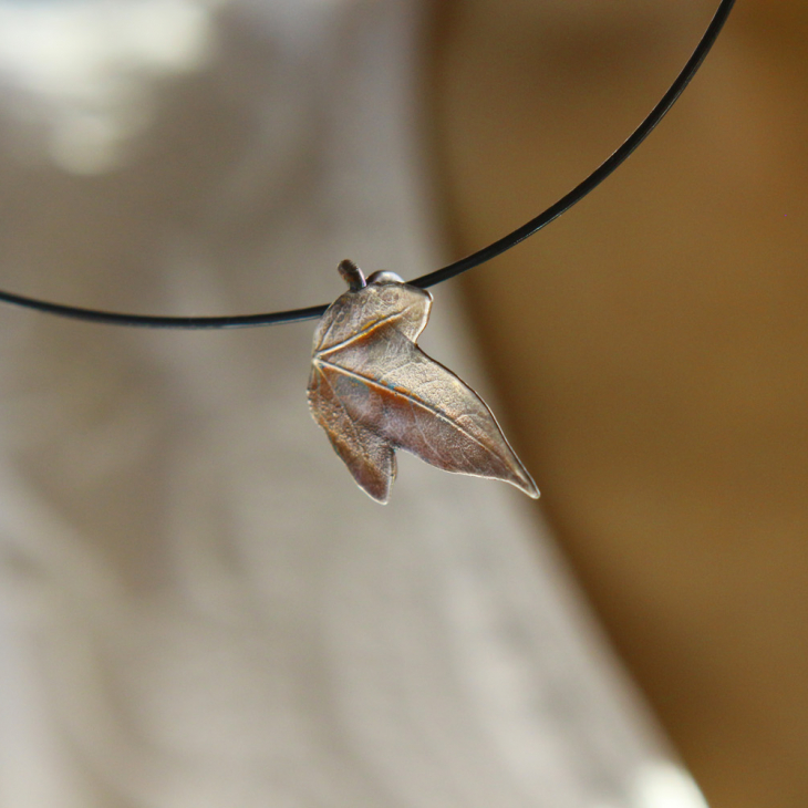 Maple pendant in colored silver, фото 2