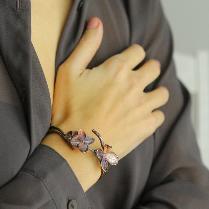 Hydrangea floral bracelet in colored silver, фото 5