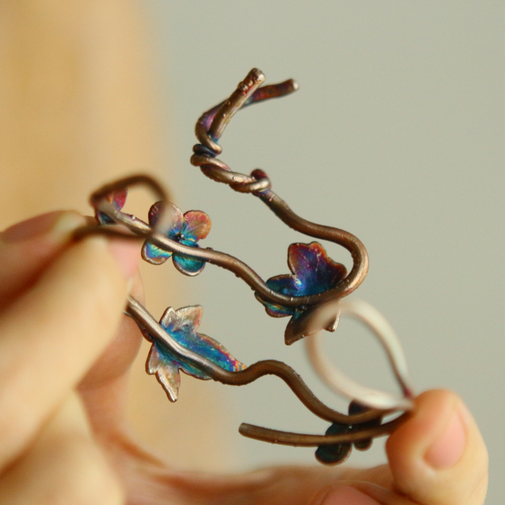 Hydrangea floral bracelet in colored silver, фото 6