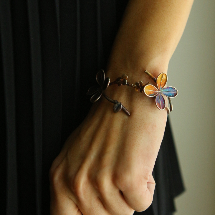 Hydrangea floral bracelet in colored silver, фото 1