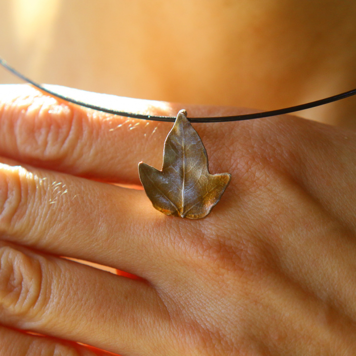 Maple pendant in colored silver, фото 3