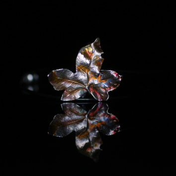 Maple pendant in colored silver
