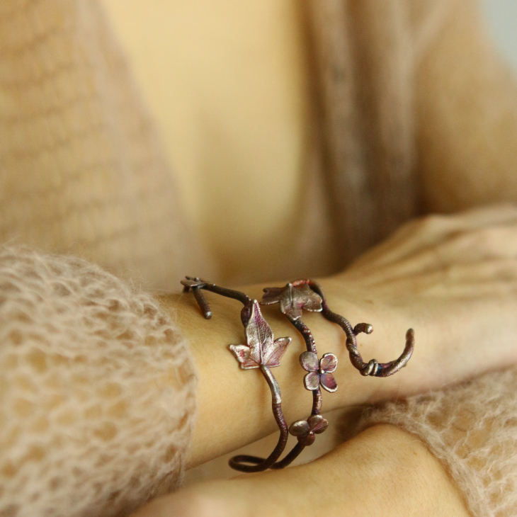 Hydrangea floral bracelet in colored silver, фото 2