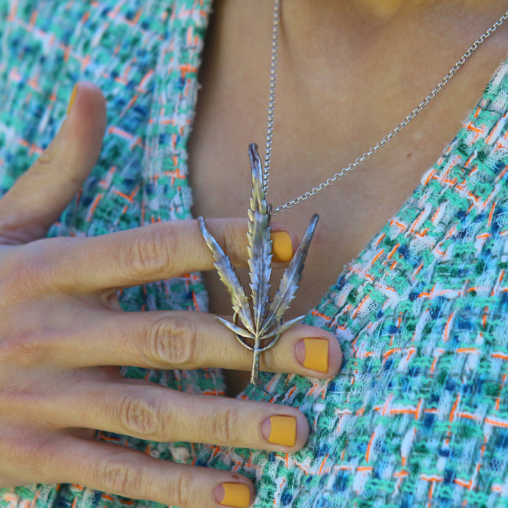 Real Cannabis leaf pendant in colored silver, фото 5