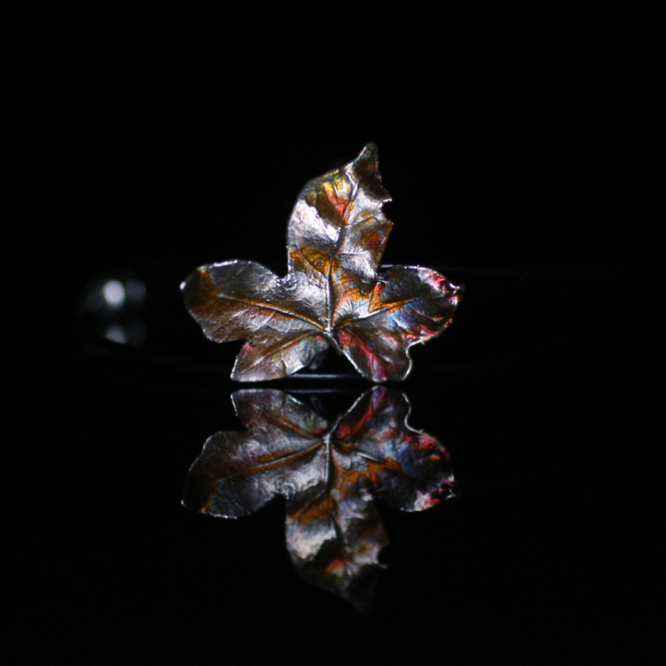 Maple pendant in colored silver, фото 3