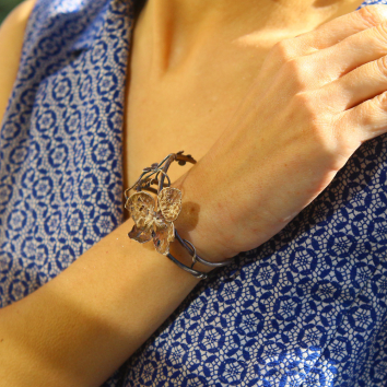 Hydrangea floral bracelet in colored silver