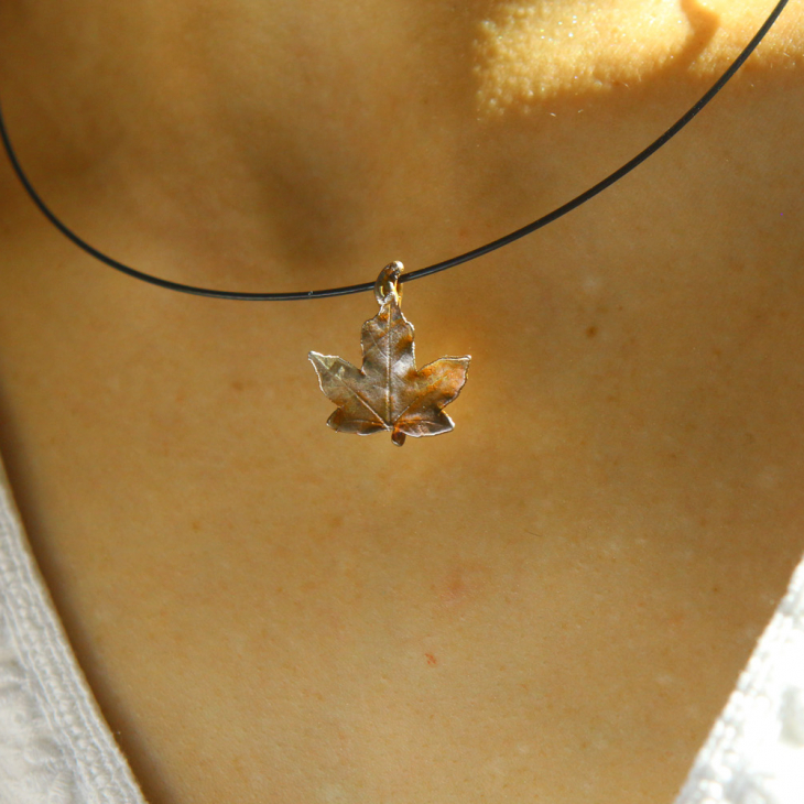 Maple pendant in colored silver, фото 2