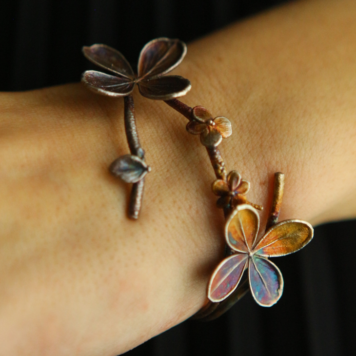 Hydrangea floral bracelet in colored silver, фото 3