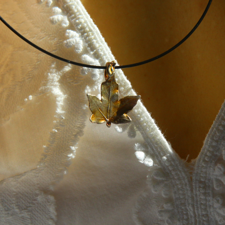 Maple pendant in colored silver, фото 4