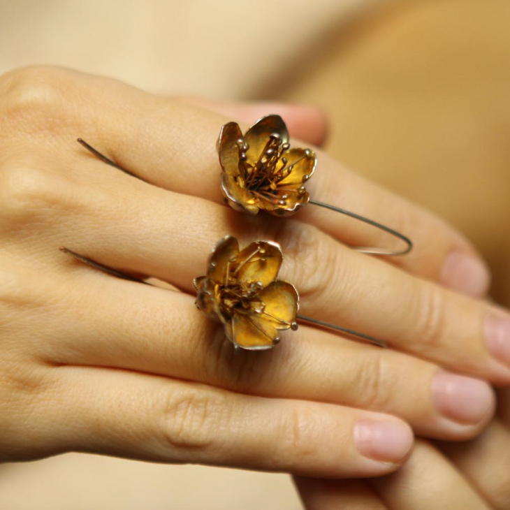 Apricot flower earrings in colored silver, фото 2