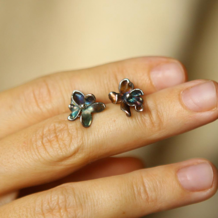 Lilac flower earrings in colored silver, фото 2
