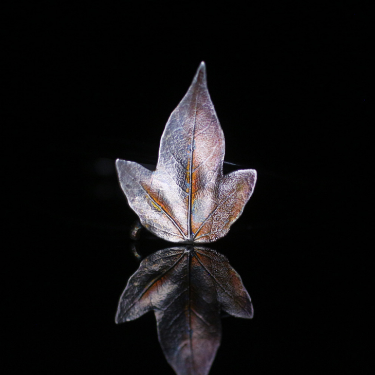 Maple pendant in colored silver, фото 3