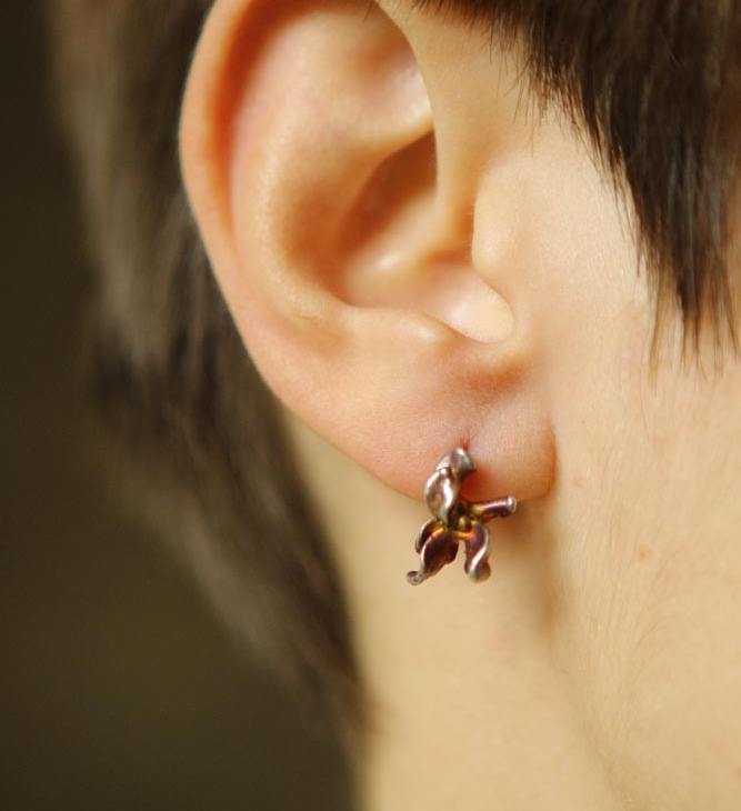 Lilac flower earrings in colored silver, фото 1