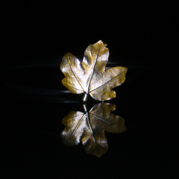 Maple pendant in colored silver