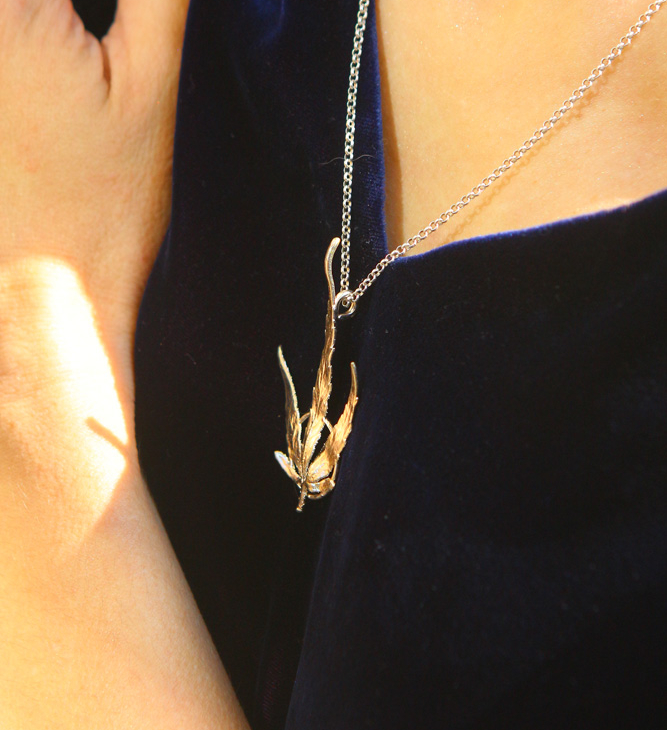 Real Cannabis leaf pendant in colored silver, фото 3