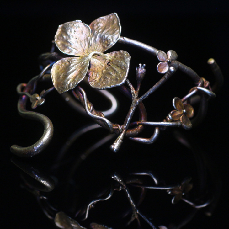 Hydrangea floral bracelet in colored silver, фото 1